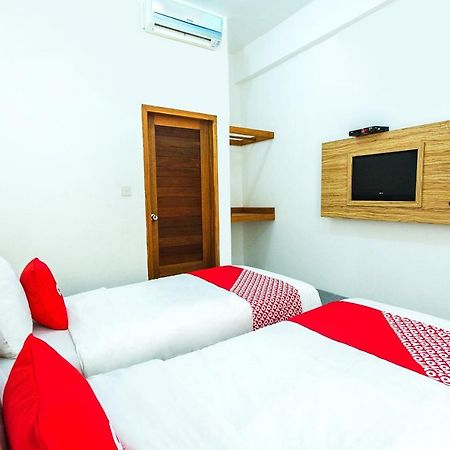 Oyo 2408 Bc Inn Mangsit Luaran gambar